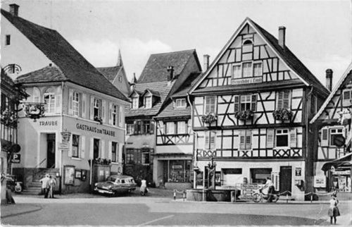 Gernsbach im Murgtal mit Gasthaus zur Traube und Weinstube zum Laub gelaufen. Marke entfernt kleiner Knick unten rechts, sonst gut erhalten