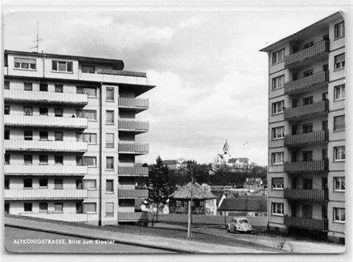 Kelkheim am Taunus. Altkönigstrasse mit Blick zum Kloster ungelaufen Gute Erhaltung.