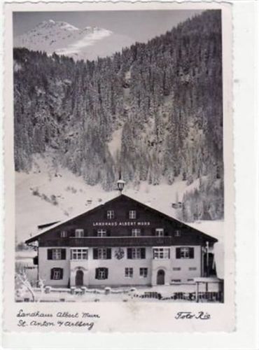 St. Anton am Arlberg mit Landhaus Albert Murr im Winter gelaufen von 1942. Gute Erhaltung.