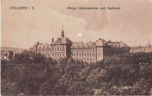 Stollberg. Königl. Lehrerseminar und Stadtpark. Karte beschrieben Kleine Abschürfung Vorderseite in der Mitte, sonst gut erhalten