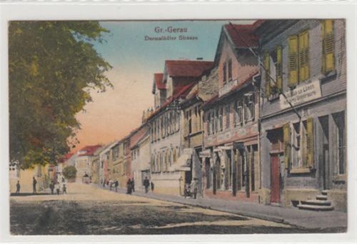 Groß Gerau. Gasthaus zum Löwen in der Darmstädterstraße gelaufen, 1927. Rückseite leicht fleckig, leichter Bug oben in der Mitte, sonst gut erhalten