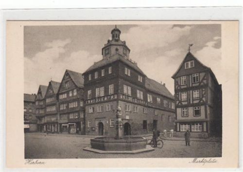 Herborn Herborn. Brunnen am Marktplatz ungelaufen Gute Erhaltung.