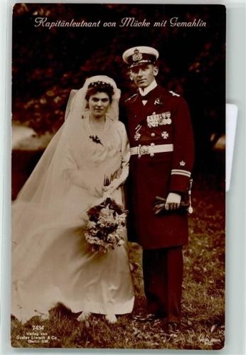 Kapitänleutnant von Mücke mit Gemahlin Hochzeit AK