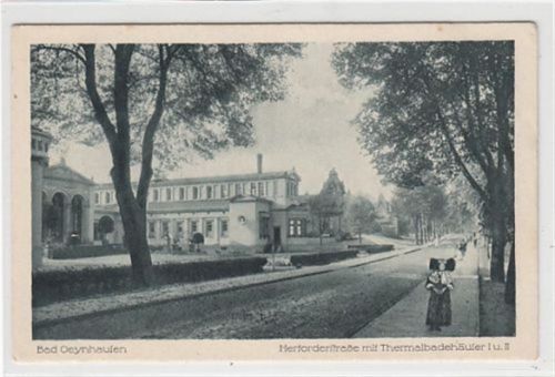Bad Oeynhausen Bad Oeynhausen. Herforderstraße mit Thermalbadehäuser I. u. II ungelaufen Gute Erhaltung.