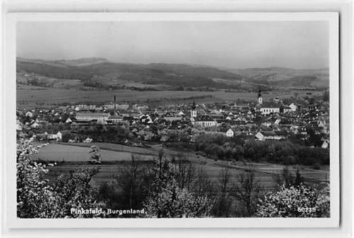 Pinkafeld, Burgenland. Panorama mit Kirche gelaufen. Gute Erhaltung.