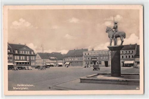 Haldersleben. Marktplatz gelaufen kleiner Knick oben rechts, sonst gut erhalten