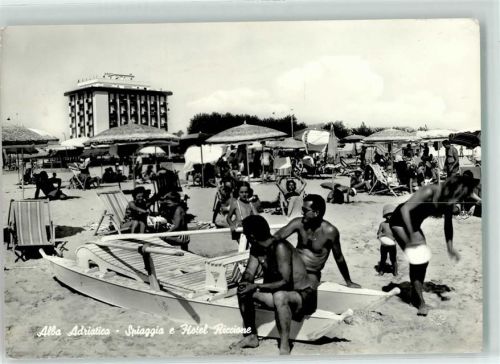 Alba Adriatica Hotel Riccione Strand Schirm Liegen Boot