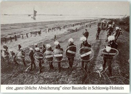 Brokdorf Bild vom Elbestrand Polizei Absicherung - Spende geht an Bürgerinitiative Umweltschutz Unterelbe