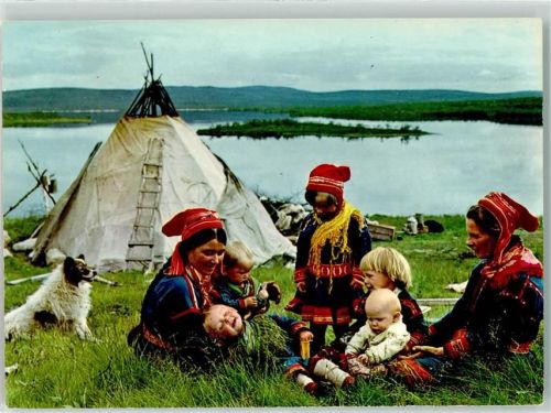 Samerfamilie Tracht Lavvo-Zelt Hund