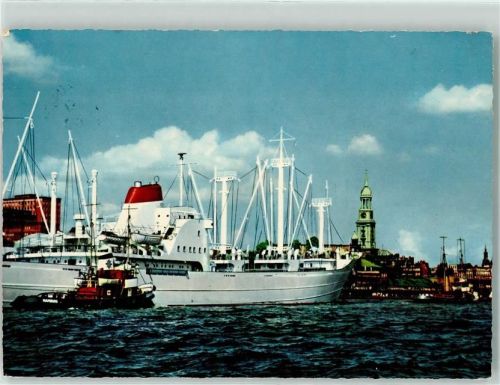 Hamburg Frachtschiff Schleppschiff Hafen Michaeliskirche