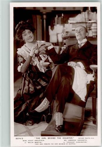 Comedy Musical The Girl behind the Counter Miss Violet Englefield und Lawrence Grossmith Maniküre Filmszene Foto AK