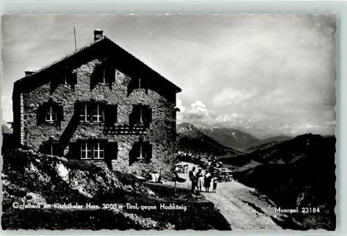 Kitzbühel Gipfelhaus am Kitzbühler Horn gegen Hochkönig