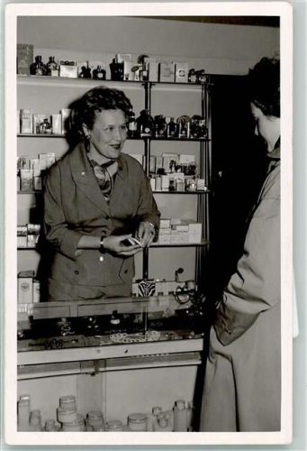Parfum Verkäuferin