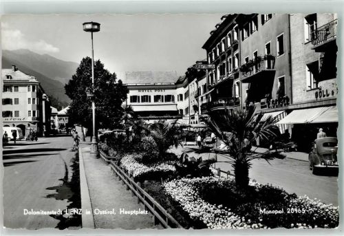 Lienz Hauptplatz Hotel Post Auto Fahrrad
