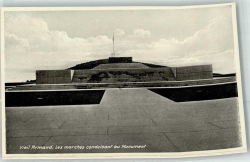 Wattwiller Nationaldenkmal Vieil Armand Stufen zum Denkmal Scan verzogen