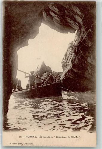 Crozon Morgat Eingang in Cheminee du Diable Boot