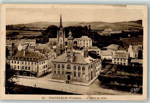 Chateaulin Rathaus