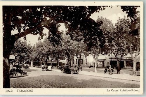 Tarascon le Cours Aristide-Briand Oldtimer