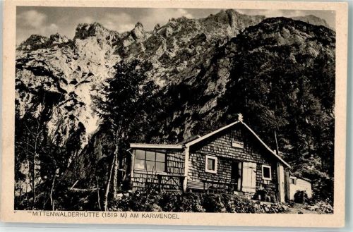 Mittenwalder Hütte mit Karwendel