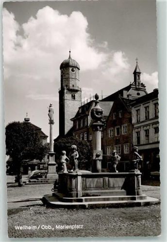 Wellheim Marktplatz mit Brunnen