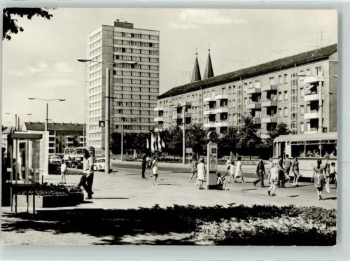 Frankfurt Karl Marx-Straße Hochhaus Straßenbahn