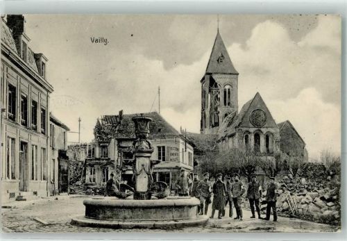 Vailly-sur-Aisne 1915 Brunnen Kirche Soldaten Uniform