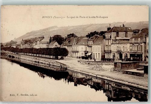 Joigny le Quai de Paris et la Cote St. Jacques