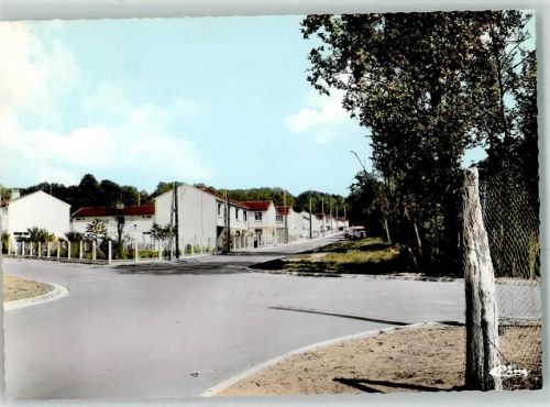 Verneuil-en-Halatte la Cite Batiscoop Citroen Typ H