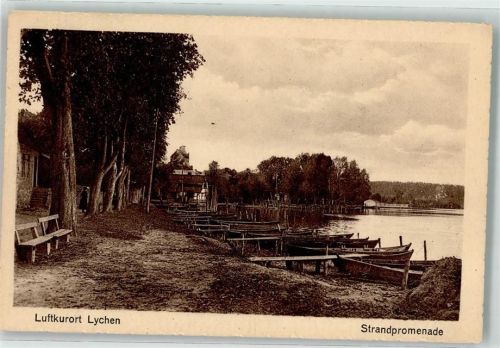Lychen Strandpromenade mit Bootsanlegern