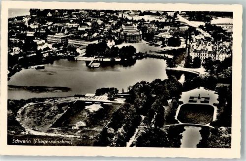 Schwerin Fliegeraufnahme vom Schweriner Schloss Thater und Museum