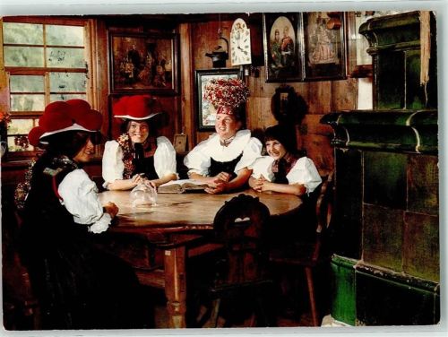 Gutach Gutacherinnen in Schwarzwälder Tracht im Vogtsbauernhof Schwarzwälder Freilichtmuseum