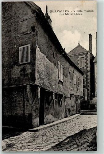 Avallon Vieille maison rue Maison-Dieu
