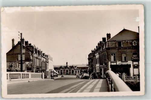 Abbeville Bahnhof und Bahnhofstraße Oldtimer