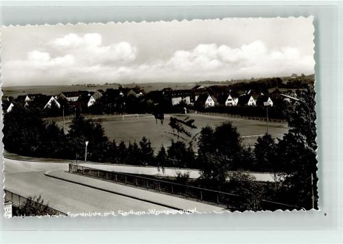 Heiligenhaus Sportplatz mit Siedlung Wassermangel