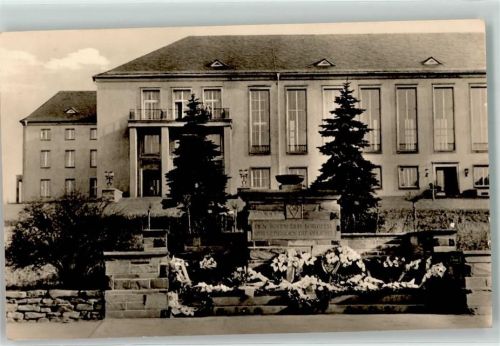 Oelsnitz VVN-Denkmal mit Bergarbeiter-Clubhaus Hans Marchwitza
