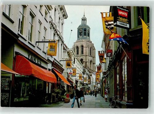 Bergen op Zoom 1983 Fahnen Handlung