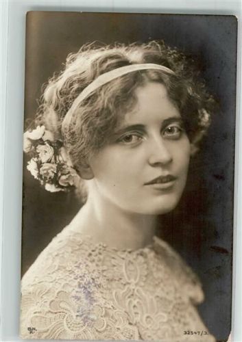 Frau