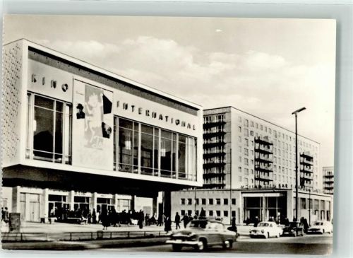 Berlin Mitte International Trabant Oldtimer DDR Der Teufel und die 10 Gebote