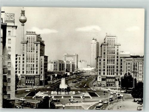 Friedrichshain 1974 Strausberger Platz Fersehturm Auto