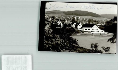 Erndtebrück Foto Original aus Archiv eines Ansichtskartenverlags Beschriftung auf der Bildseite Sportplatz Ort handschriftlich