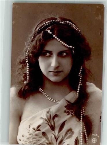 1910 Peerlenkette Frau NPG NR.1167-4
