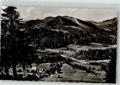 Balderschwang mit Kirche St. Anton Gelbhanse-Köpfle Hoch-Schelpen Hoch-Ifen und Feuerstätterkopf