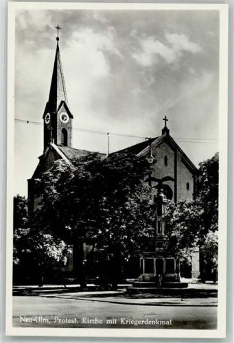 Neu-Ulm Protest. Kirche Kriegerdenkmal