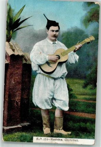 Madeira Tracht Gitarre Mann