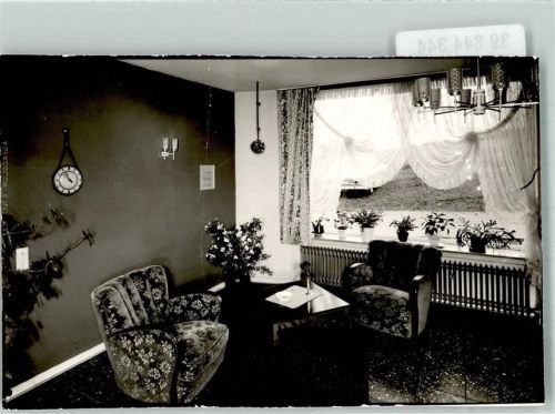 Leuzbach Hotel Petershof Fenster Pflanzen Sessel Tisch Wanduhr Ort handschriftlich Foto keine AK