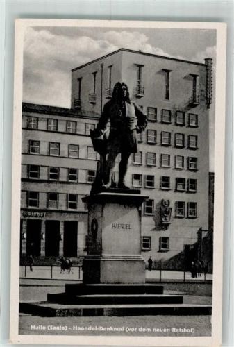 Halle Haendel vor dem neuen Rathaus