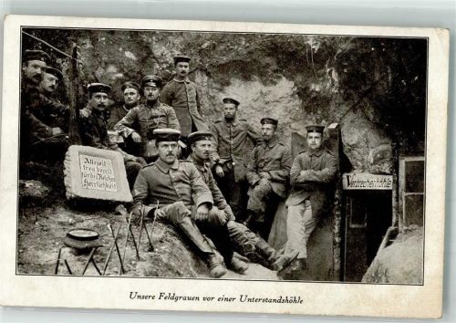 1916 Landser in Uniform vor ihrem Unterstand Feldpost Stab 6. Bayer. Res.-Div.