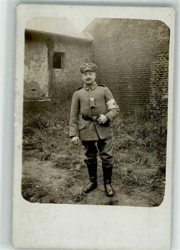 1916 Deutscher Sanitätssoldat in Uniform