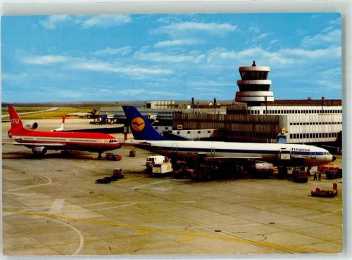Düsseldorf Airbus A 300 der Lufthansa und LTU Jet vor dem Tower