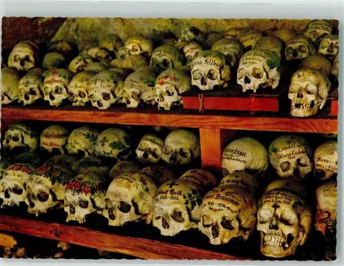 Hallstatt Beinhaus Totenkopf